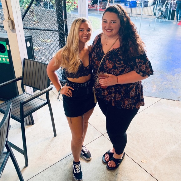 MEET THE POSHER💕😊😘 - Picture 3 of 3